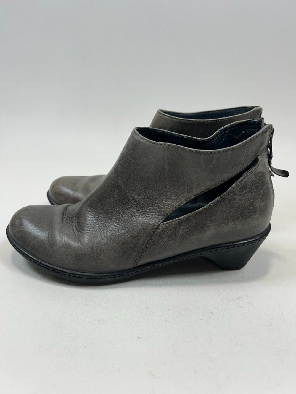 DANSKO Gray Leather Cutout Ankle Boots Bonita Size 40 US 9-9.5 Back Zip